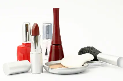 Schönheit mit Permanent Make-Up betonen